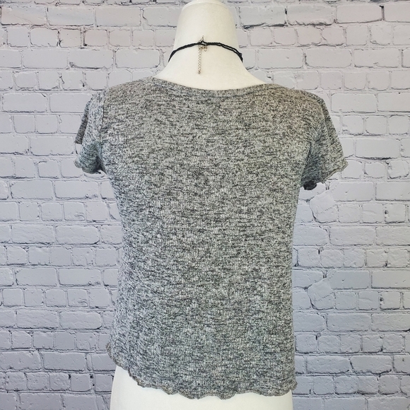 HOLLISTER Vee Neck Crop Top Grey sz. XS - Picture 6 of 9